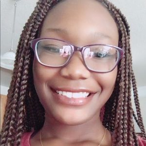 Meet your Posher, Kira